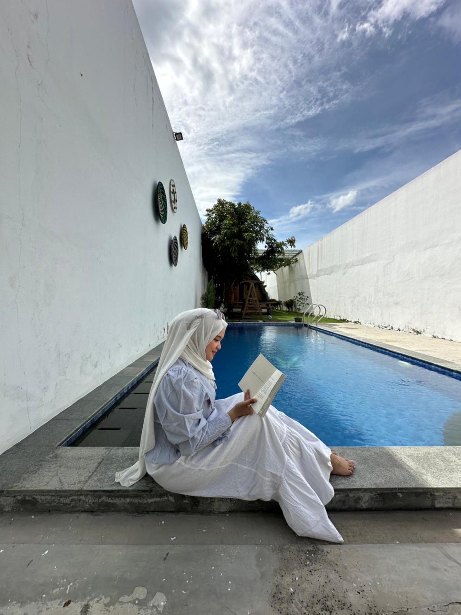 Villa Rumah Putih Jogja Джокьякарта Экстерьер фото