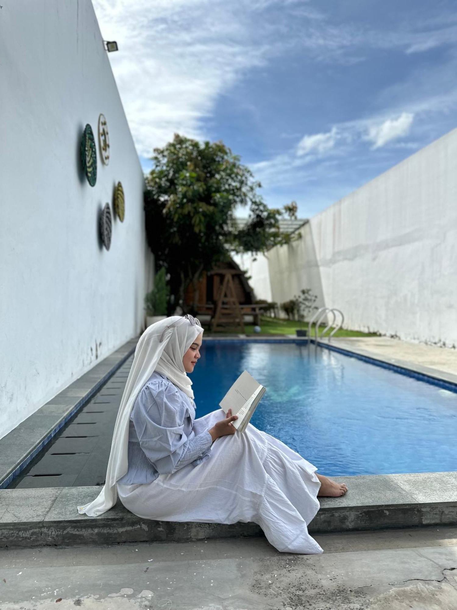 Villa Rumah Putih Jogja Джокьякарта Экстерьер фото