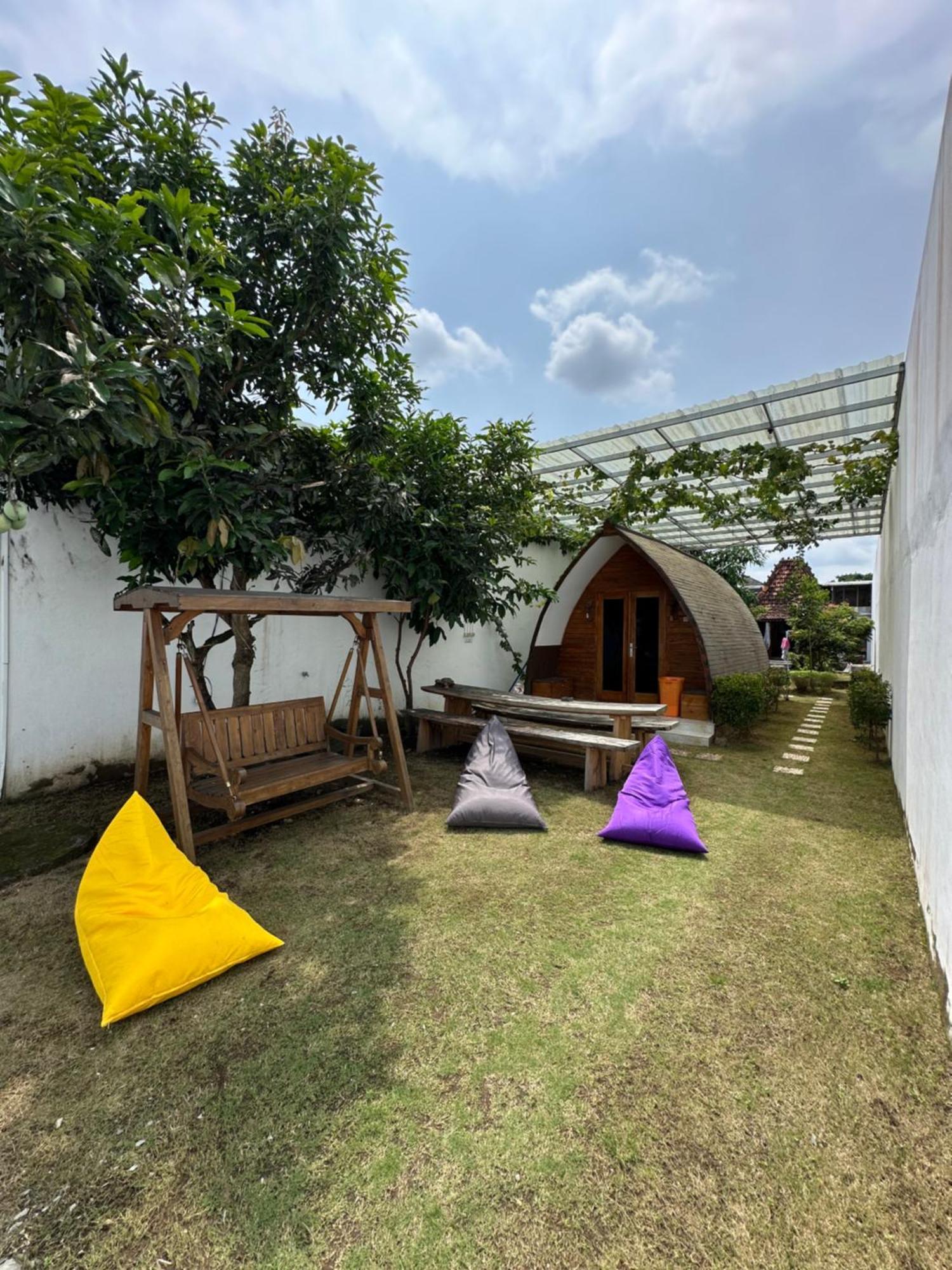 Villa Rumah Putih Jogja Джокьякарта Экстерьер фото