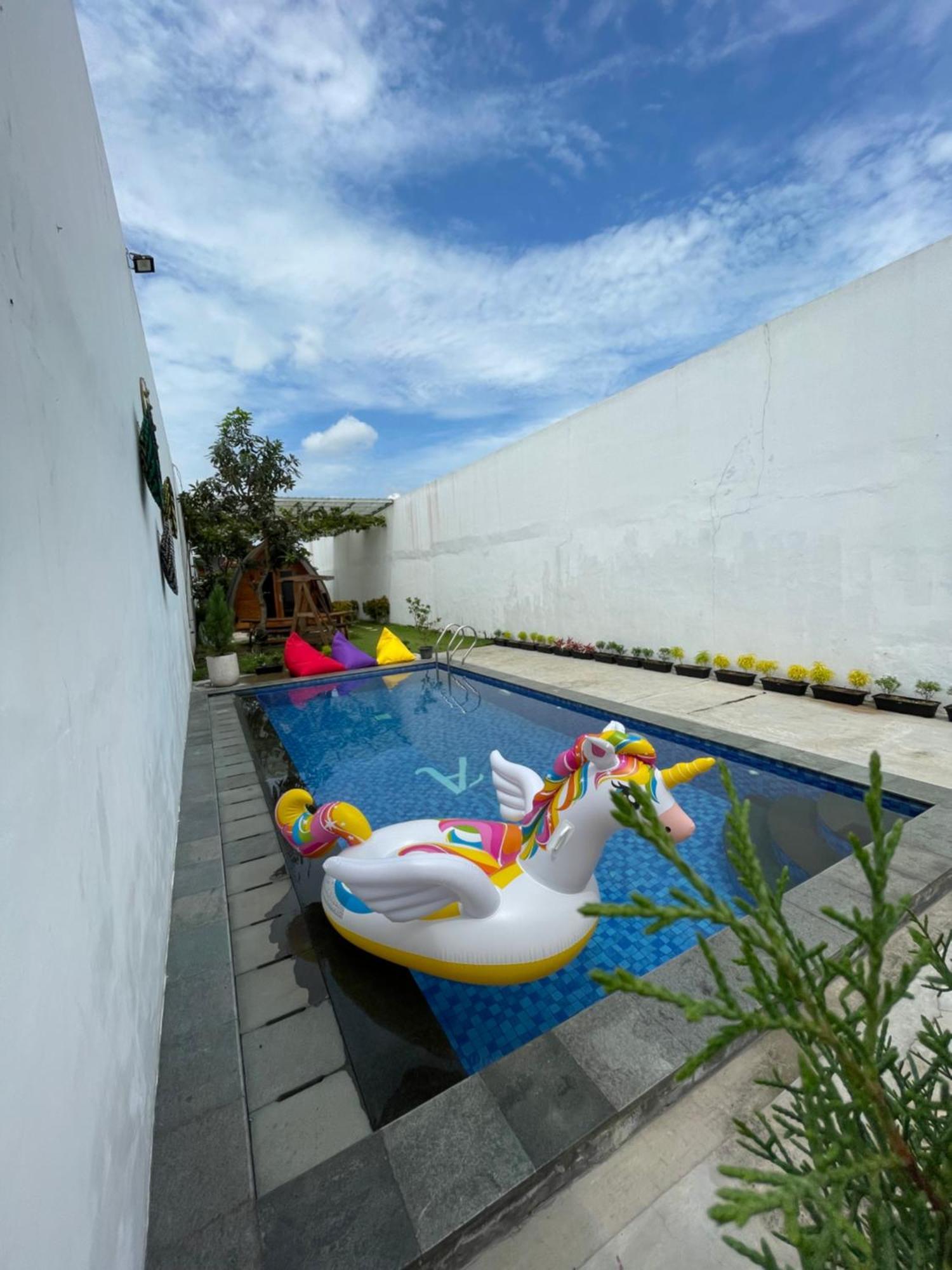 Villa Rumah Putih Jogja Джокьякарта Экстерьер фото