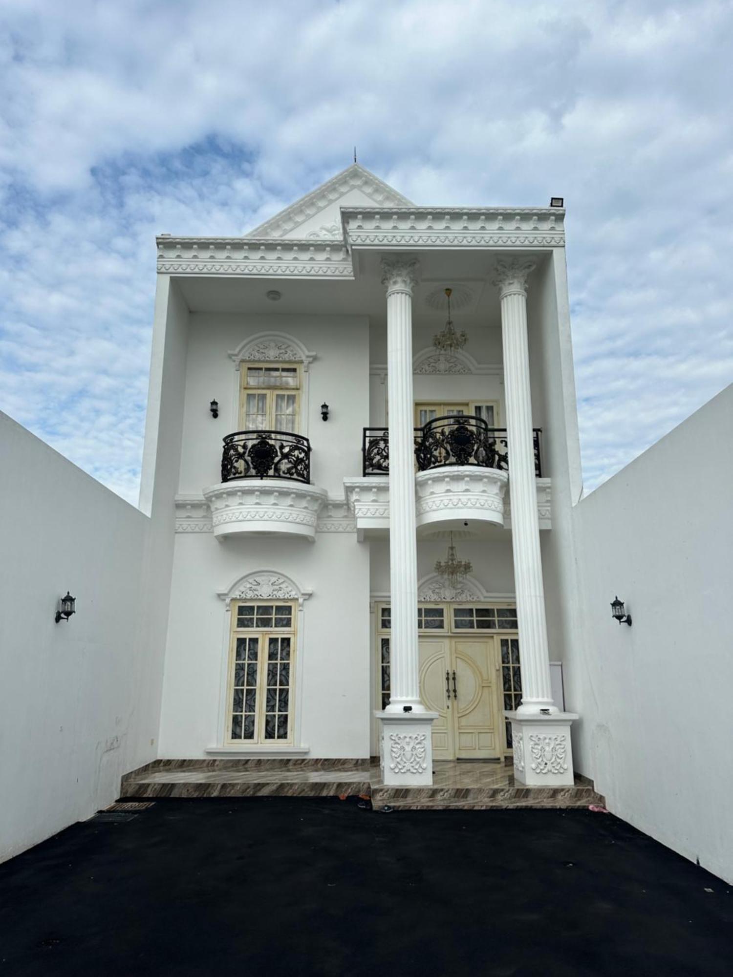 Villa Rumah Putih Jogja Джокьякарта Экстерьер фото